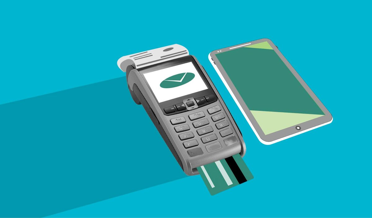 Kredivo payment option in a Tokopedia mobile checkout screen alongside bank transfer and e-wallet options